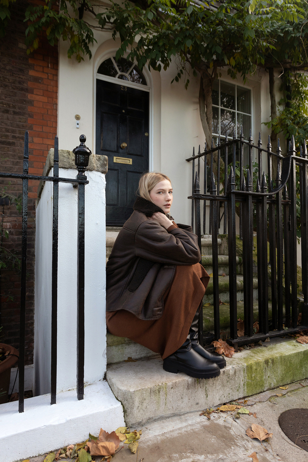 Richmond photoshoot near terraced house, UK styled