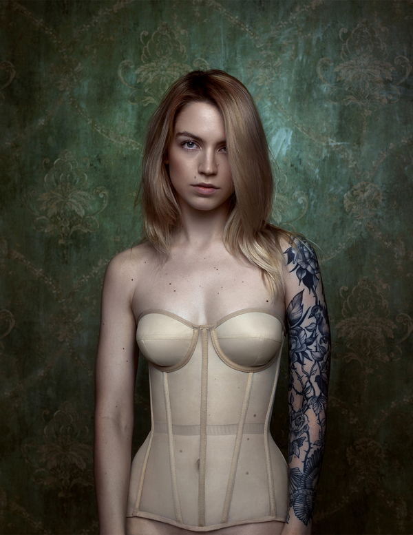 Personalized beige corset for a small waist, Portugal